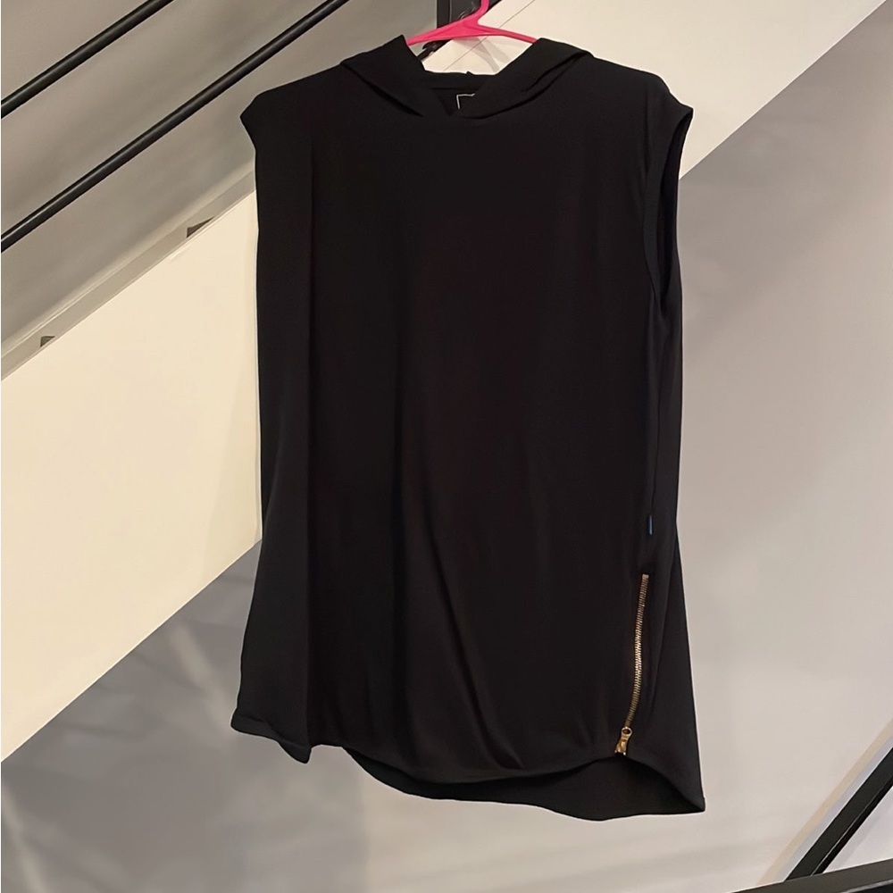 Black sleeveless hoodie